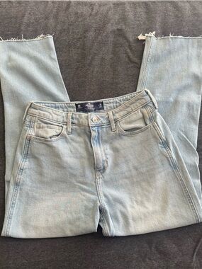 Hollister Ultra High Rise Mom Jean